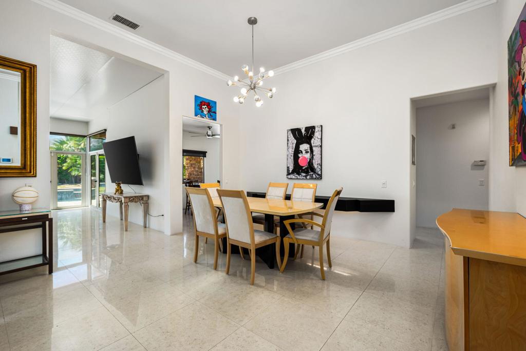 78515 Avenida Ultimo