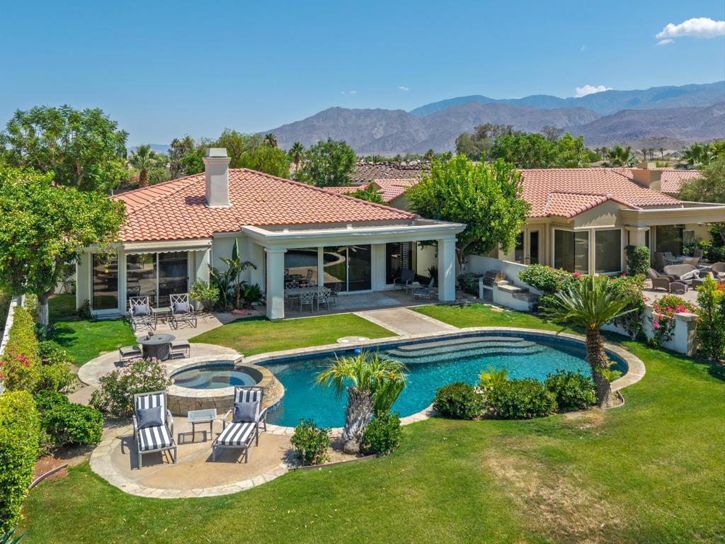 Are you looking for an amazing home with stunning views, private pool and spa on the famous Tom Weiskopf course for rent? Then this is it! New to the rental pool, this home is ready for you to come and enjoy everything that PGA West and the Coachella valley have to offer. Prices will vary depending on month and length of lease. Call for more info.3 bedrooms, 3 baths, western mountain views.