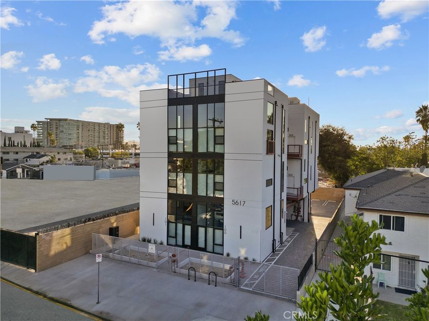 Discover this expansive 753+/- square foot open-concept and styled with a modern industrial vibe unit ready for immediate move in. Nestled in the vibrant NoHo Arts District, this versatile space offers a residence filled with high ceilings, open creative space, and an abundance of natural light all in one convenient package. Just minutes from the 101 and 170 freeways, it’s easy to access all of Los Angeles. Ideal for the commuters or the work from home professionals—seeking a stylish, functional environment. Ownership is open to short term, mid term, or long term leases. $2095 is for unfurnished. Fully furnished is also availabe for an additional $300 per month.