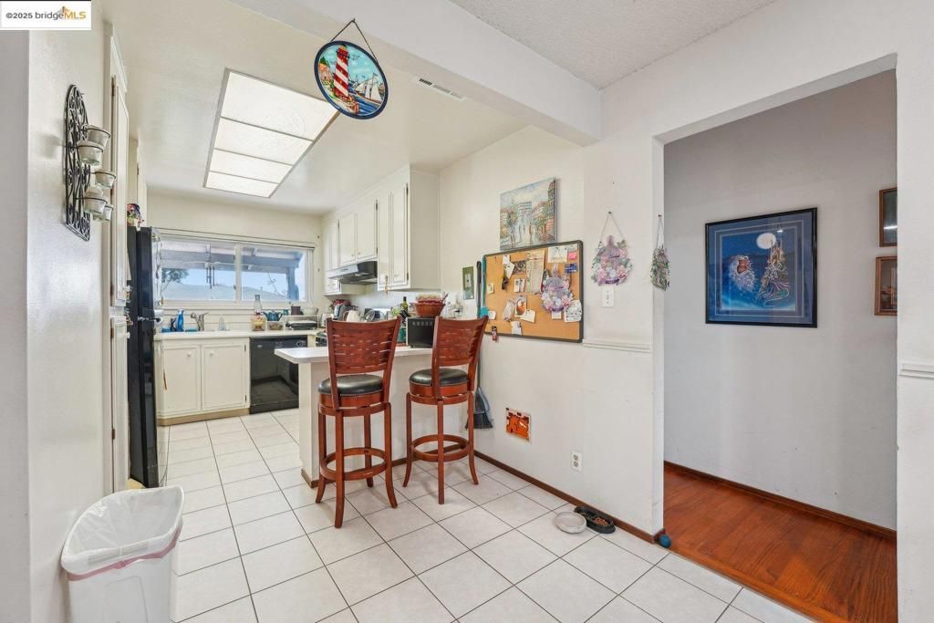 listing image 130727780382429655363