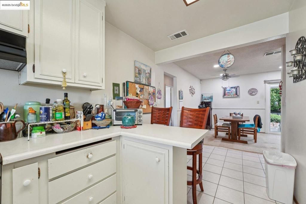 listing image 130723209996403141696