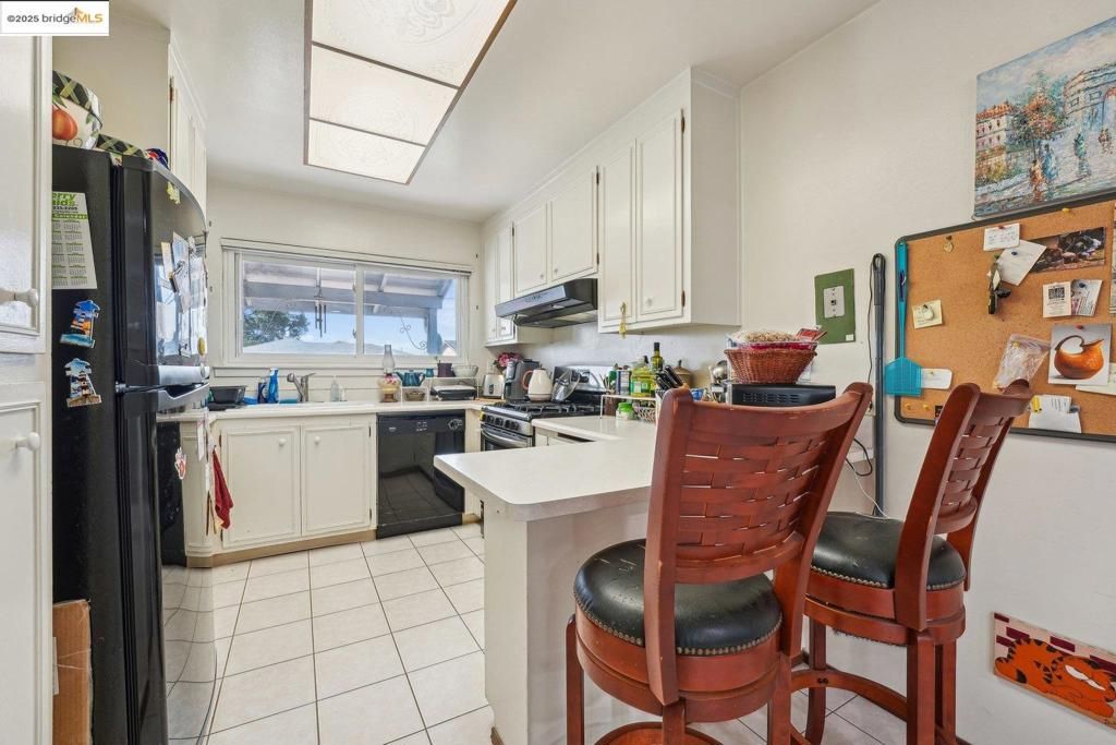 listing image 130722714389161477517