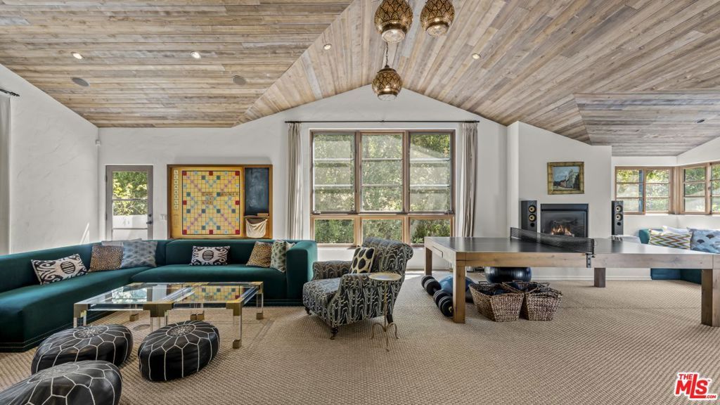 Photo of 11662 Duque Drive, Studio City, CA 91604 (MLS # 26656121)