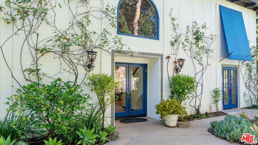 Photo of 11662 Duque Drive, Studio City, CA 91604 (MLS # 26656121)