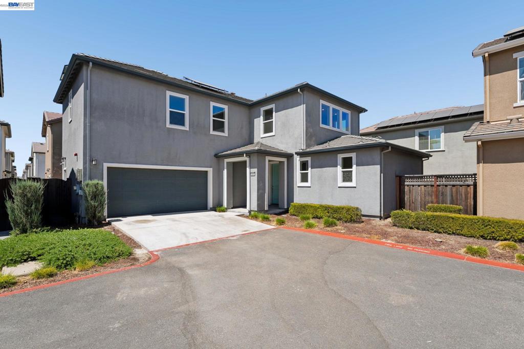 2107 Daimler St
