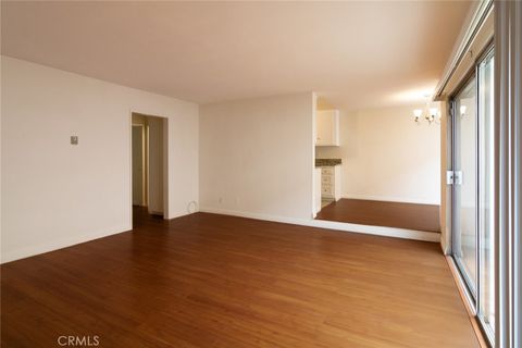 Photo of 1122 W 9th St #4, Santa Monica, CA 90403 (MLS # IV25253372)