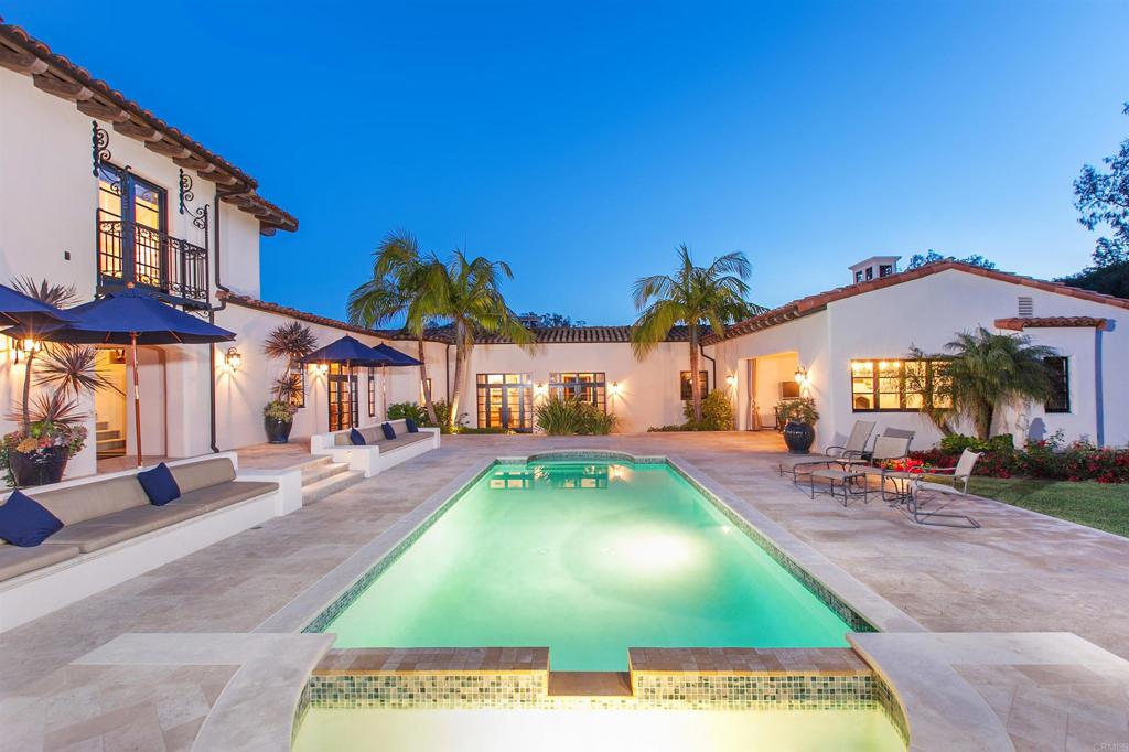 15739 El Camino Real