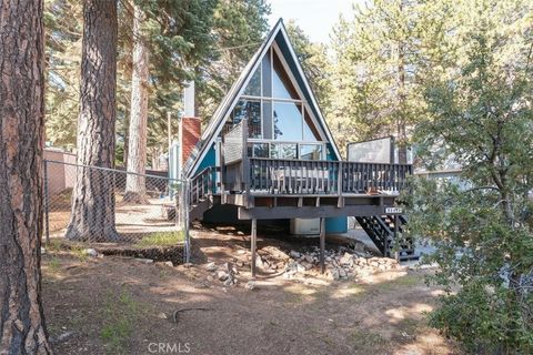 Photo of 31496 Circle View DR, Running Springs, CA 92382 (MLS # IG26094266)