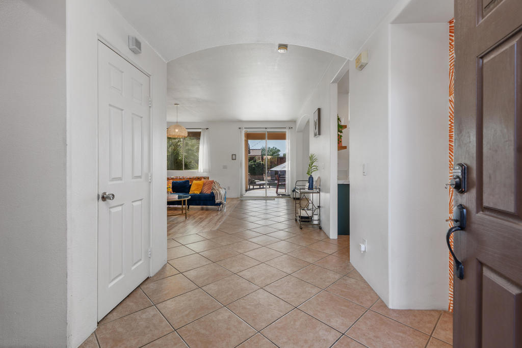 50209 Calle Tolosa