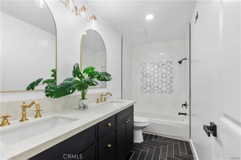 MLS: OC26112479