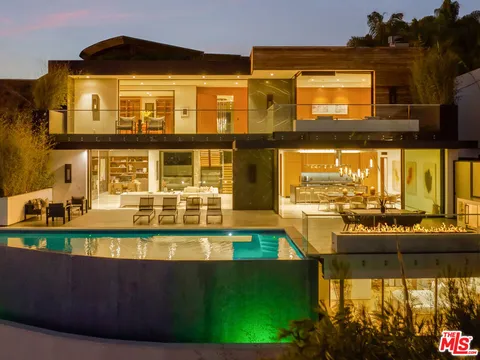 9410 Sierra Mar Place, Los Angeles, CA 90069 - MLS#: 26639455