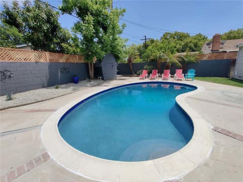 Photo of 6838 Bertrand AVE, Reseda, CA 91335 (MLS # SR26169908)