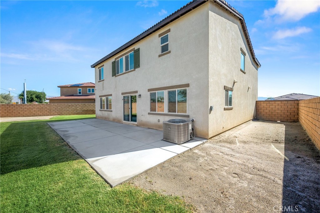 Mariposa Pointe - Residential
