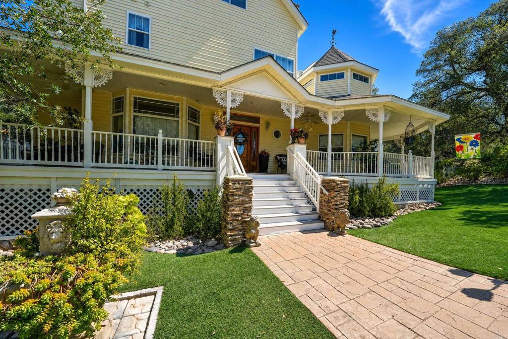 24665 Rancho Santa Teresa Drive