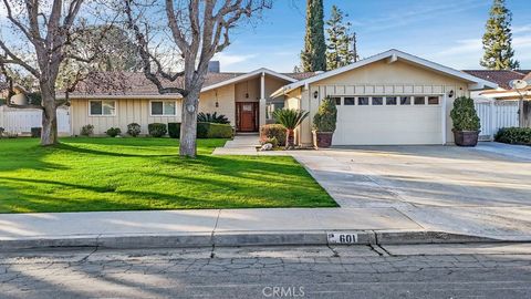 Photo of 601 Vista Verde Way, Bakersfield, CA 93309 (MLS # NS26018326)