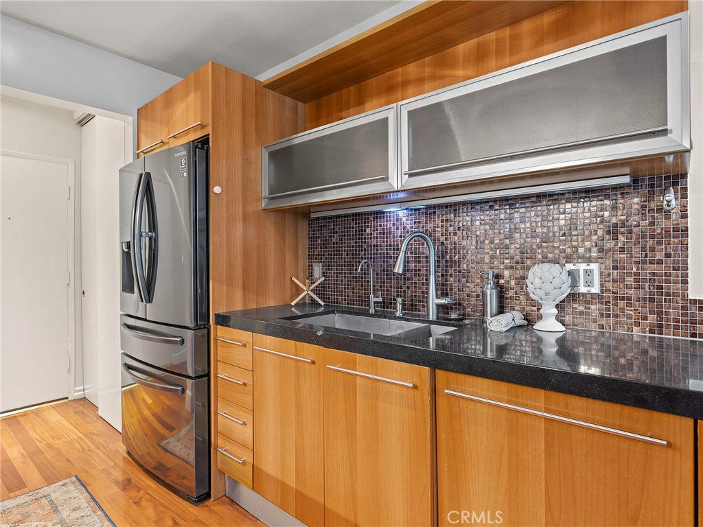 1410 S Bentley Avenue 103