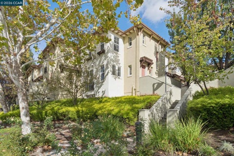 Photo of 22 Matisse Ct CT, Pleasant Hill, CA 94523 (MLS # 41152477)