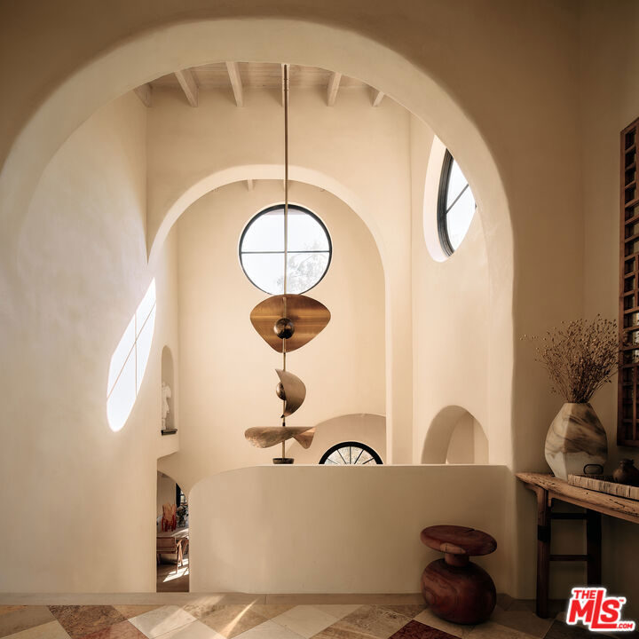 2729 Nichols Canyon Road