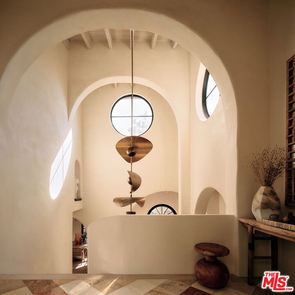 Photo of 2729 Nichols Canyon Road, Los Angeles, CA 90046 (MLS # 25595745)