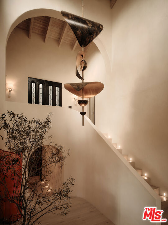 2729 Nichols Canyon Road