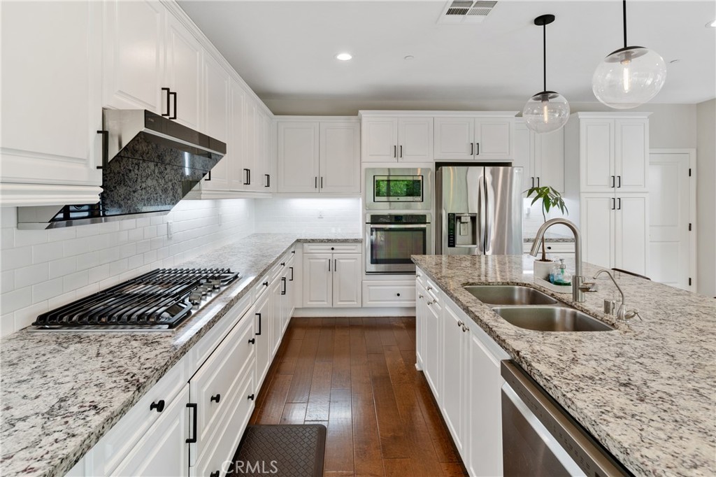 323 La Ventana Drive