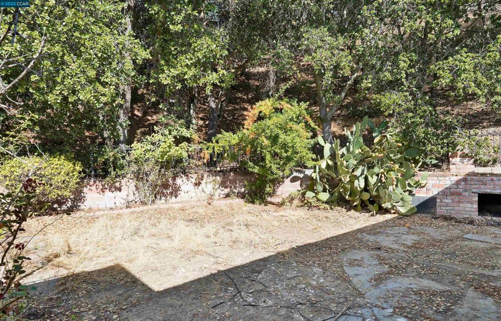 CHABOT ESTATES - Residential