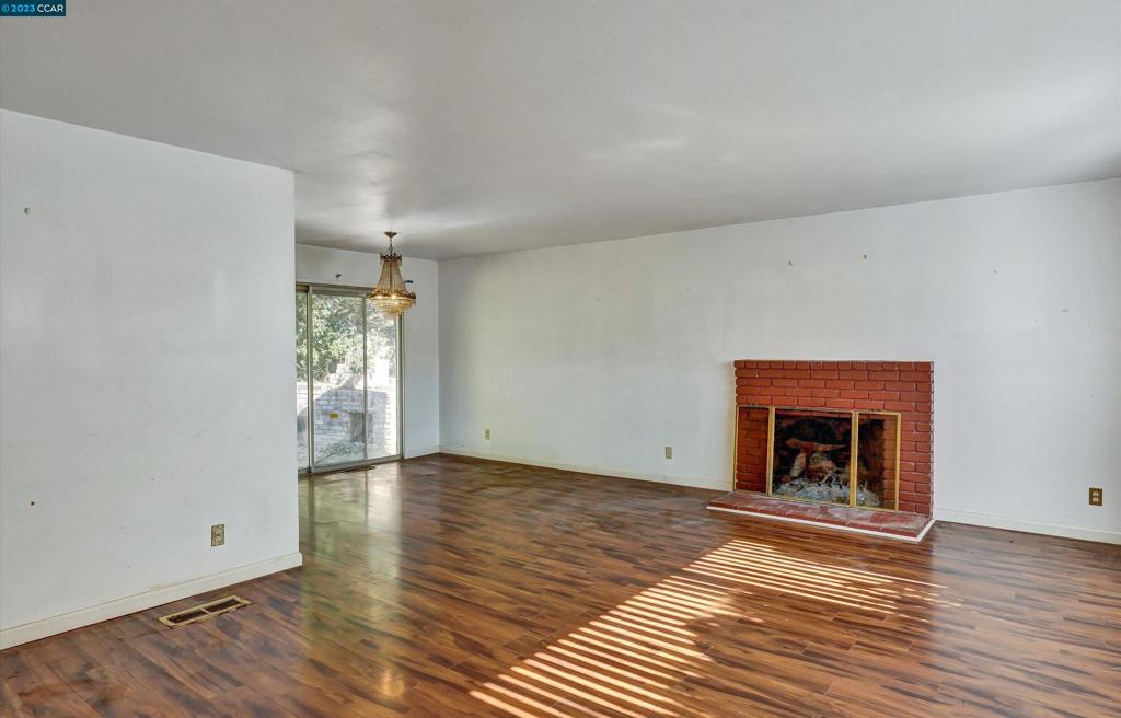 CHABOT ESTATES - Residential