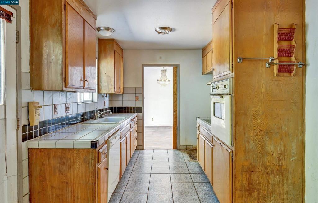 CHABOT ESTATES - Residential