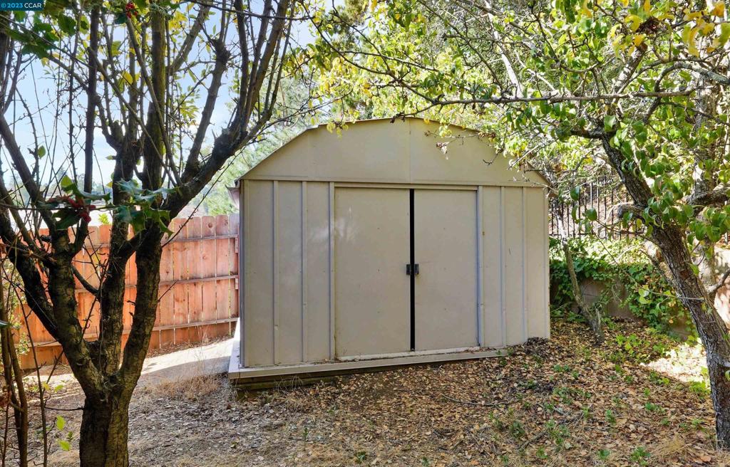 CHABOT ESTATES - Residential