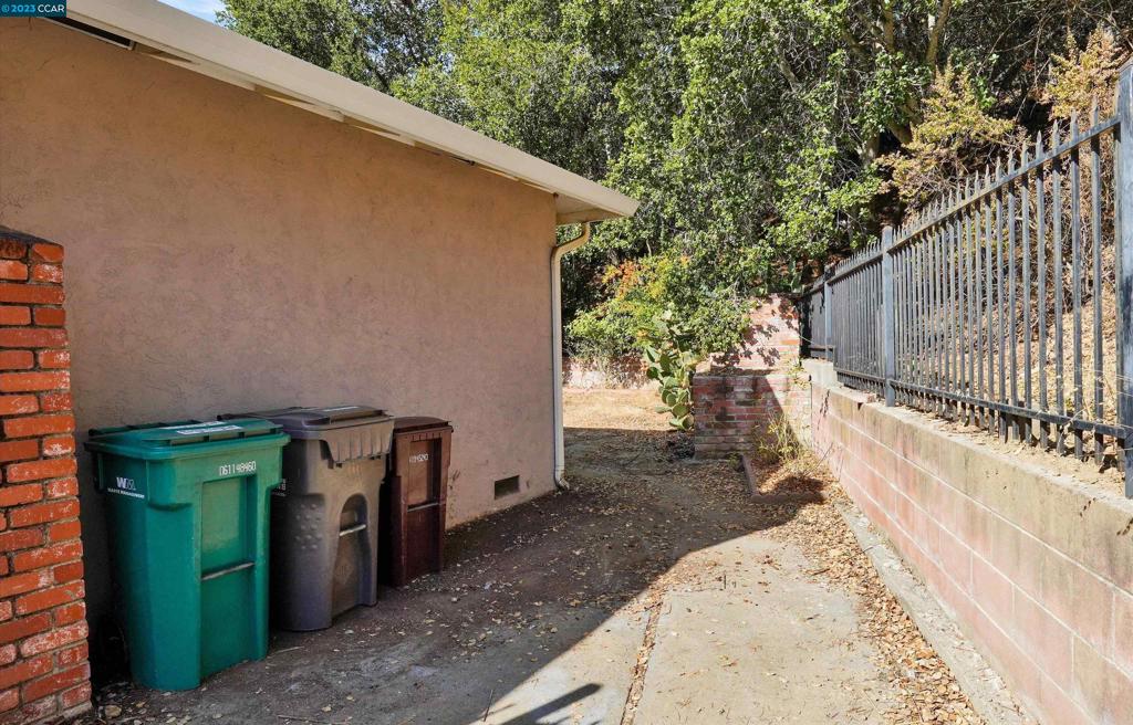 CHABOT ESTATES - Residential