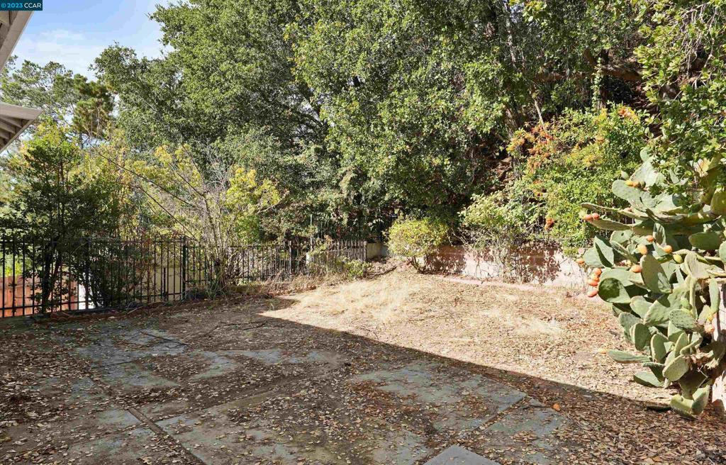 CHABOT ESTATES - Residential