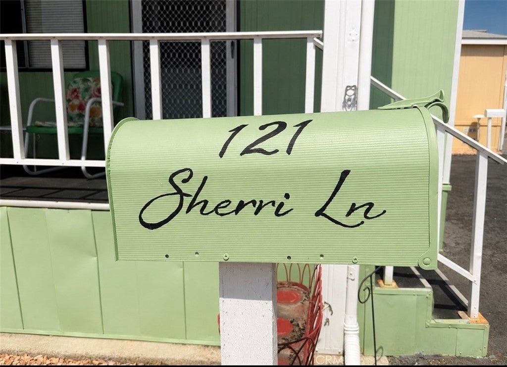 121 Sherri Ln