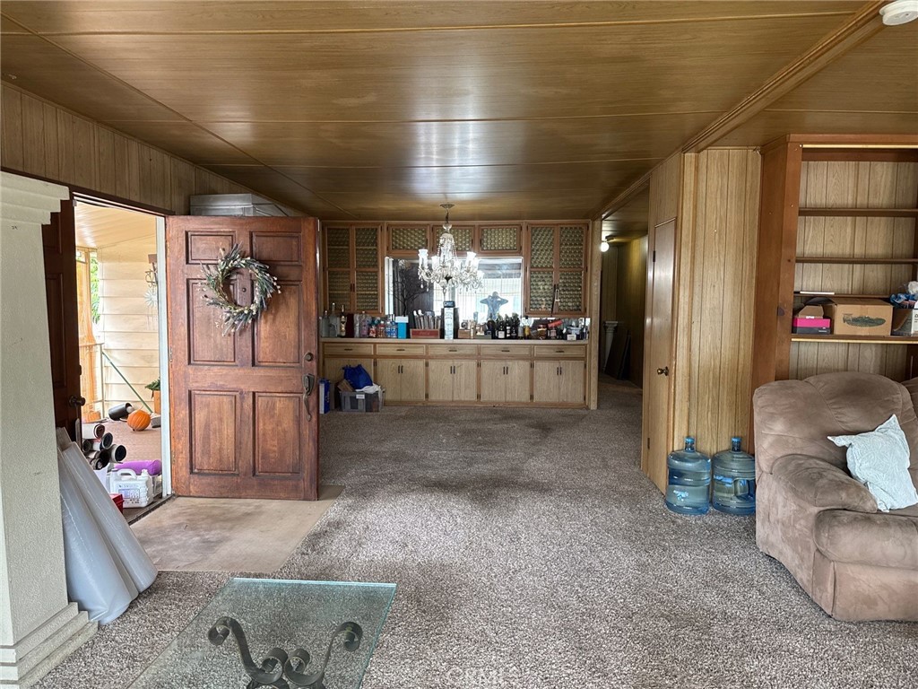 9080 Bloomfield Ave Avenue 72