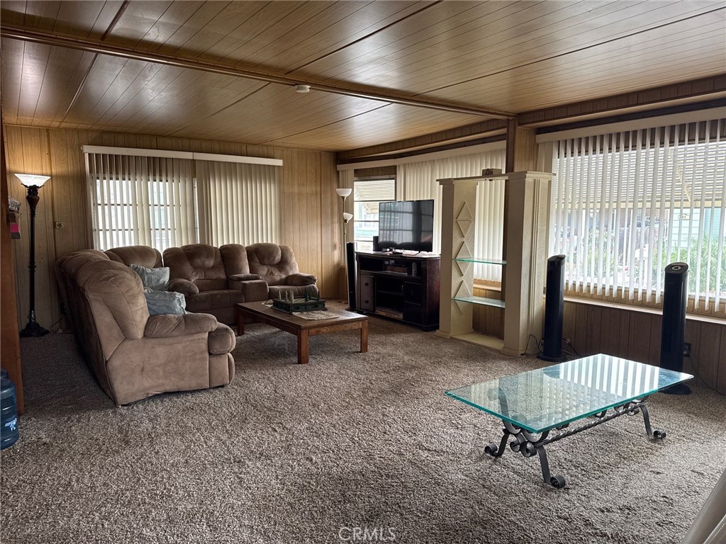 9080 Bloomfield Ave Avenue 72