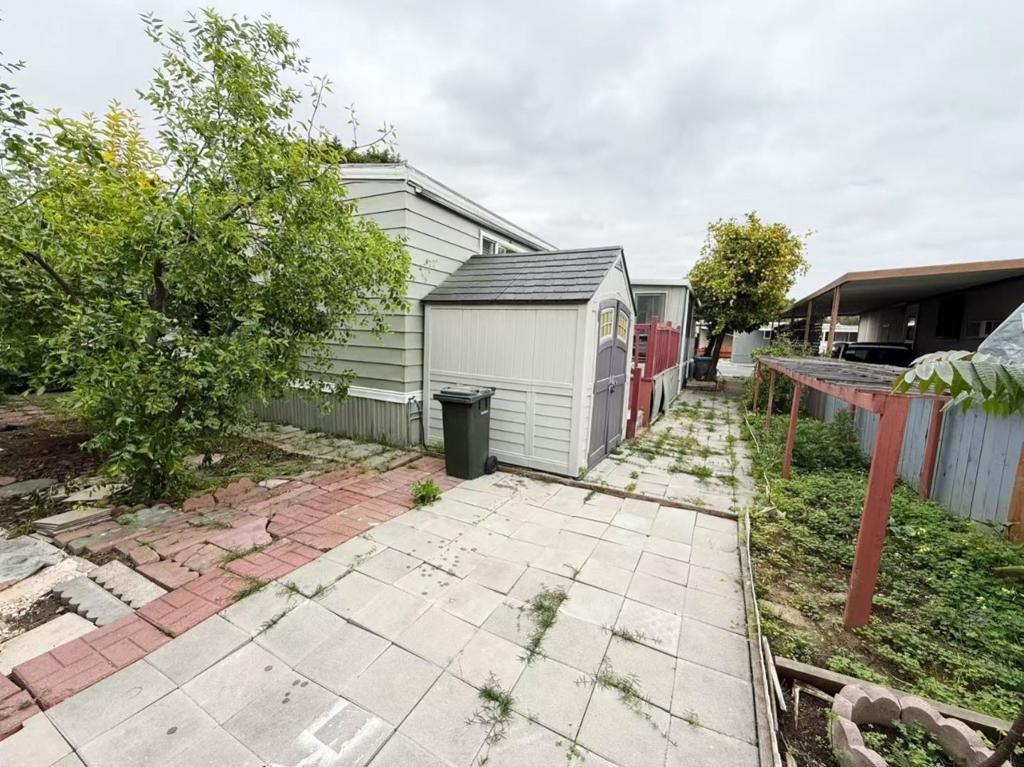 2151 Oakland Road