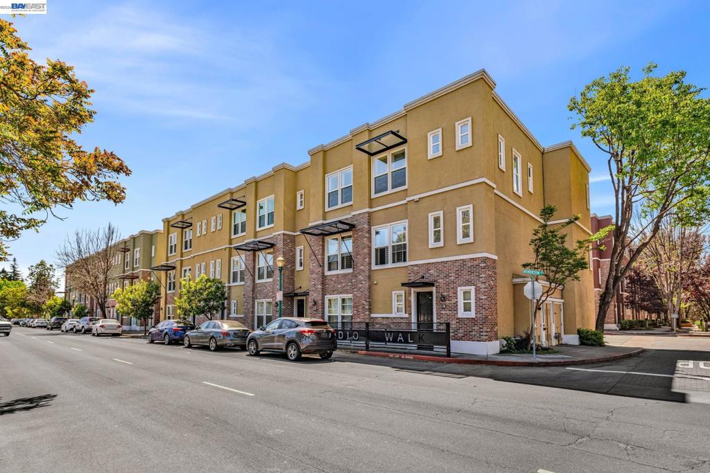 629 Artistic Place