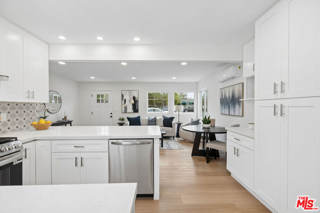 11814 Beatrice Street