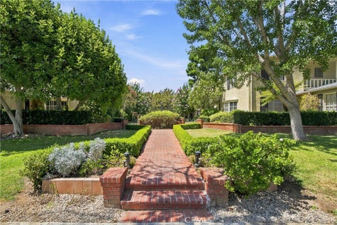 Photo of 433 S Madison AVE, Pasadena, CA 91101 (MLS # GD26152597)