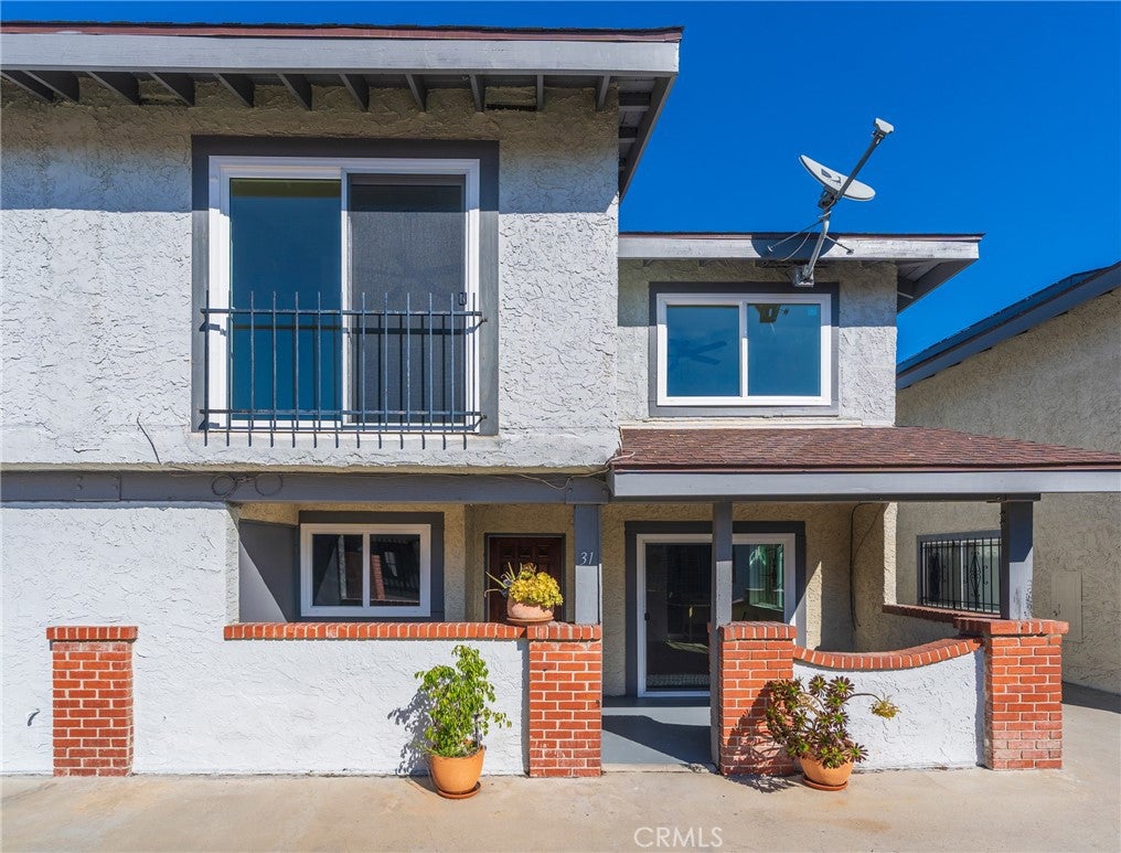 1239 W Rosecrans 31