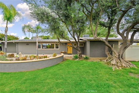 Photo of 12861 Club DR, Redlands, CA 92373 (MLS # IG26096332)