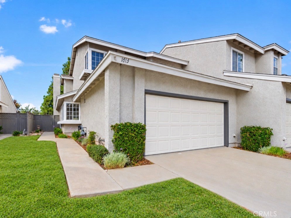 1613 Toyon