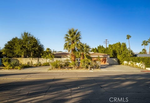 Tiny photo for 1820 E Racquet Club Rd, Palm Springs, CA 92262 (MLS # GD26200481)