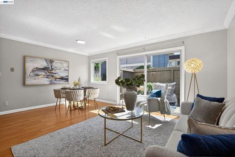 Photo of 530 La Conner Dr Dr #14, Sunnyvale, CA 94087 (MLS # 41128381)