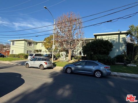 Photo of 3420 Federal Avenue, Los Angeles, CA 90066 (MLS # 25624101)