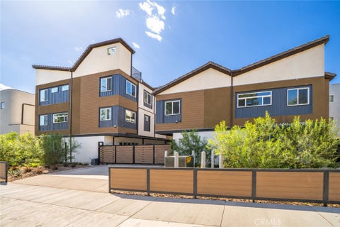 Photo of 6829 N Haskell Avenue, Van Nuys, CA 91406 (MLS # CV26219246)