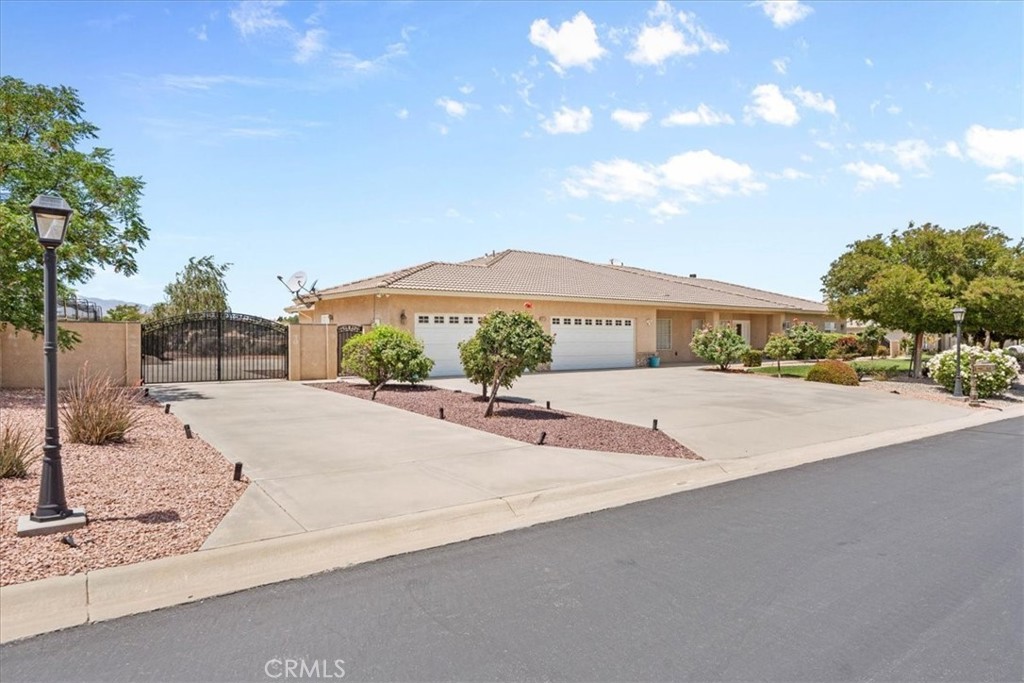 6940 Oak Vista
