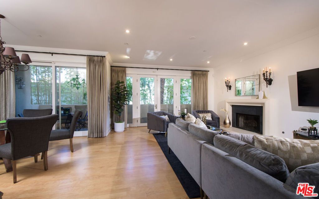 Photo of 411 N Oakhurst Drive #305, Beverly Hills, CA 90210 (MLS # 26635533)
