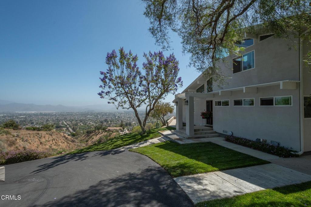 888 W Highland Drive