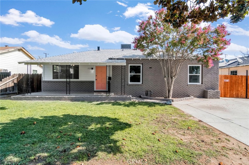 Excellent home featuring 3 bedrooms, 1 bathroom, completely updated and ready for its new homeowner. Calll today for your private showing.