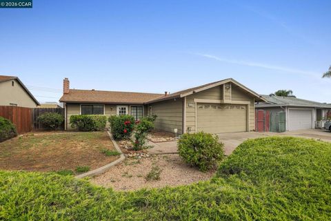 Photo of 3438 Gregory Dr Dr, Bay Point, CA 94565 (MLS # 41129245)